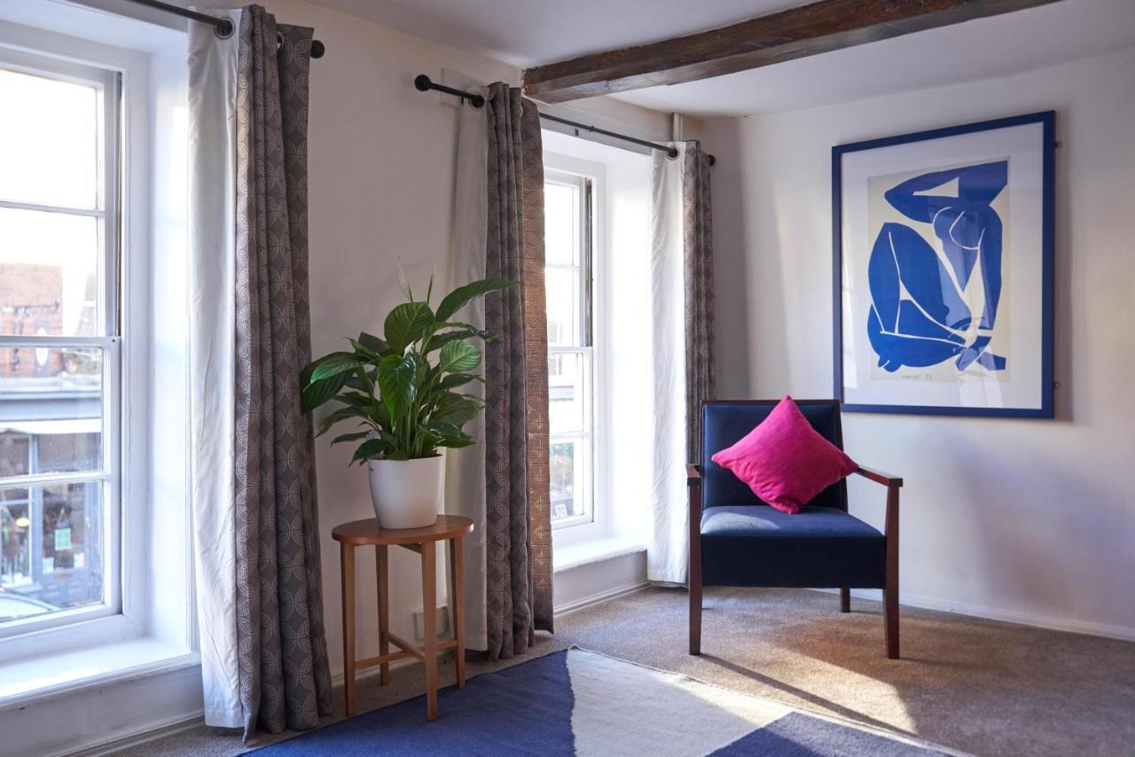 No 88 Upper St Giles - Elegant, Stylish Townhouse Apartment *